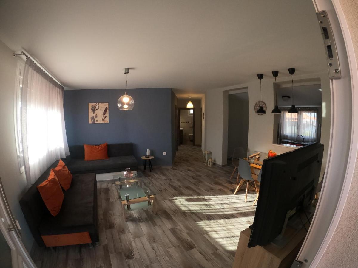 Private Modern Apartment Неа-Рода Екстер'єр фото
